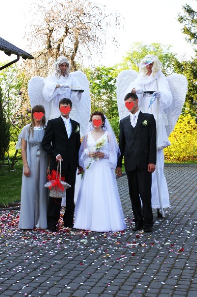 anioły na szczudłach