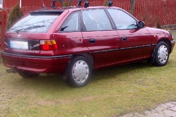 Opel Astra 1.6 3