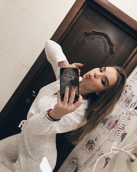 Karolina 23 Lata Chce Poznać Realnego Partnera