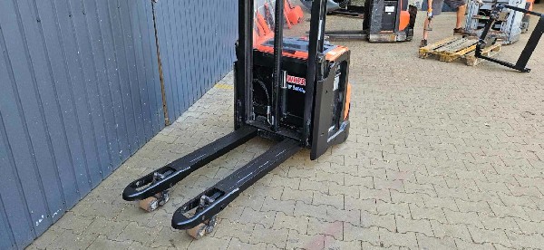 Wózki Paletowe Elektryczne Toyota Bt Swe 200d 4