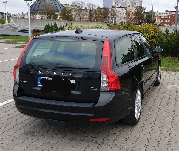 Sprzedam: Volvo V50  Rok Prod. 2010  1.6 Diesel  Kombi 2