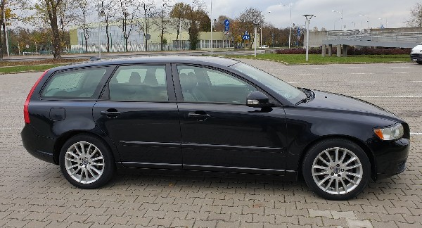 Sprzedam: Volvo V50  Rok Prod. 2010  1.6 Diesel  Kombi 3